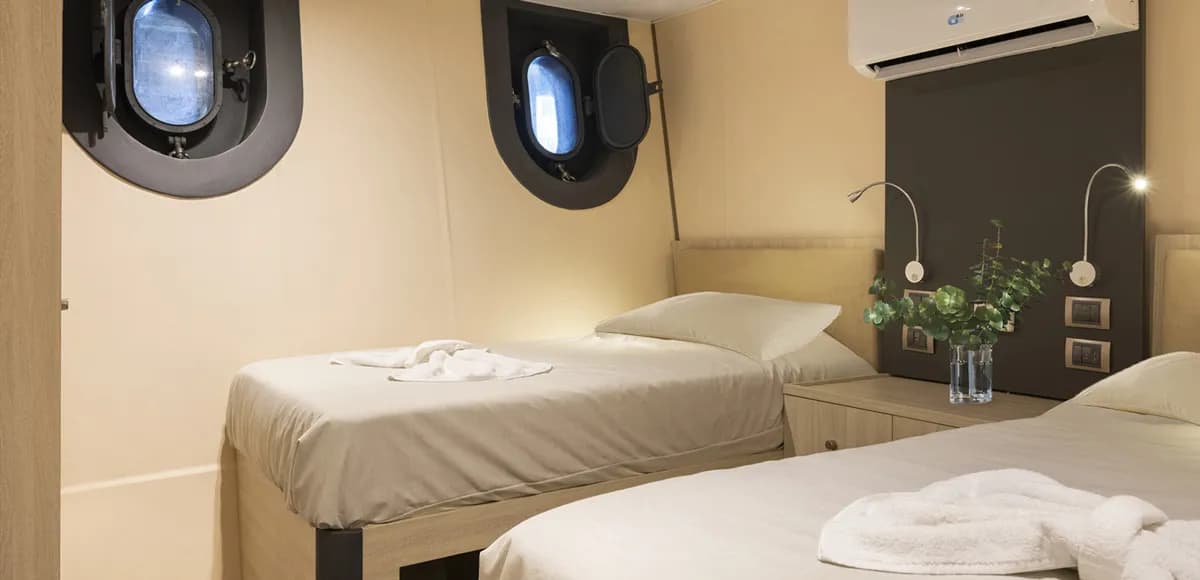 Cocos Island Aggressor Deluxe Cabin (Lower Deck) - image Cocos Island Aggressor Deluxe Cabin (Lower Deck) - image