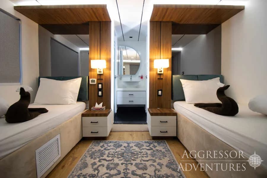 Red Sea Aggressor IV Deluxe Cabin - image Red Sea Aggressor IV Deluxe Cabin - image