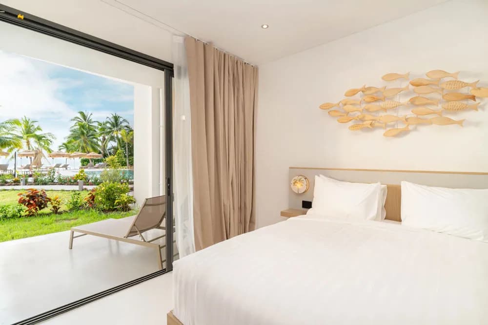 4* Cook's Bay Resort (Sep 5 - 12, 2026) - image 4* Cook's Bay Resort (Sep 5 - 12, 2026) - image