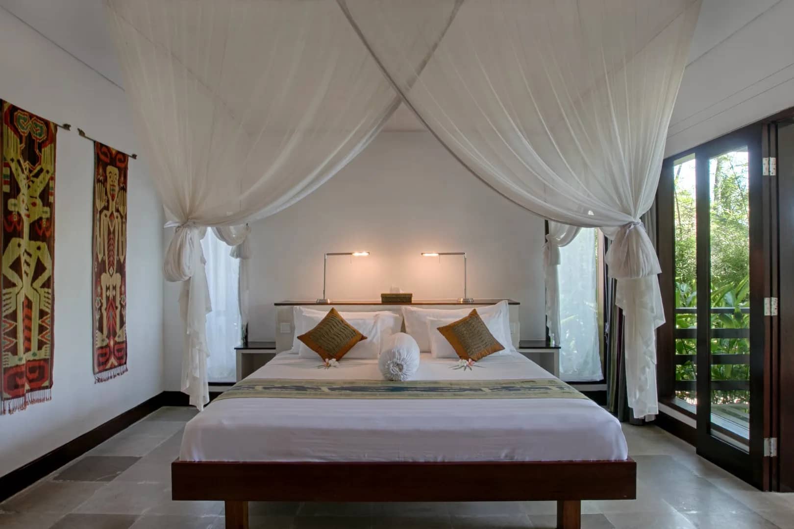 Deluxe Room - image Deluxe Room - image