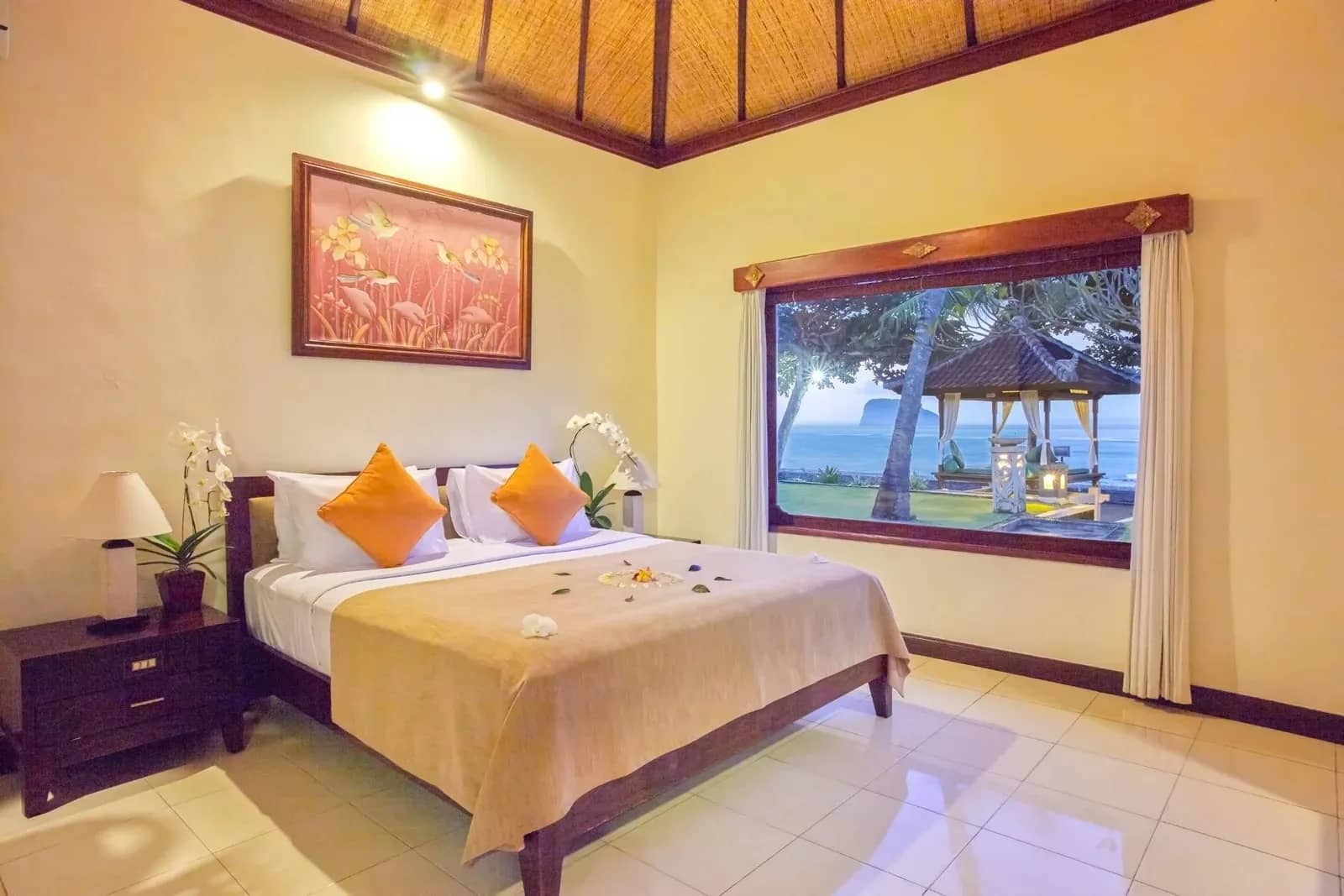 Deluxe Beach Front - image Deluxe Beach Front - image