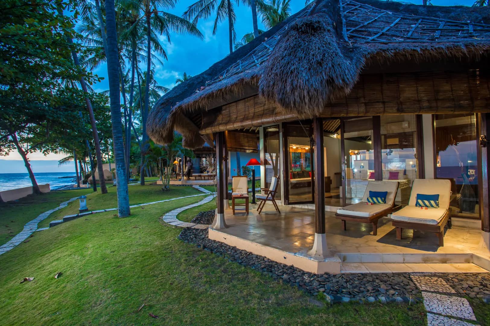 Oceanfront Deluxe Bungalow - image Oceanfront Deluxe Bungalow - image