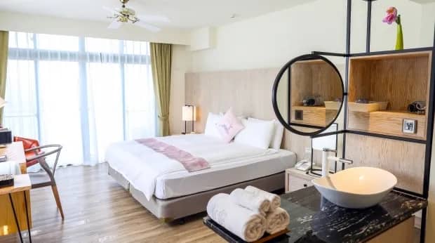 Standard Ocean View - image Standard Ocean View - image