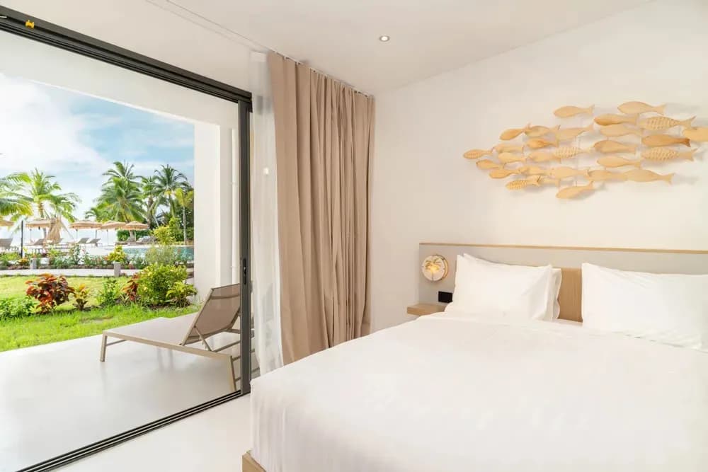 4* Cook's Bay Resort (Aug 22 - 29, 2026) - image 4* Cook's Bay Resort (Aug 22 - 29, 2026) - image