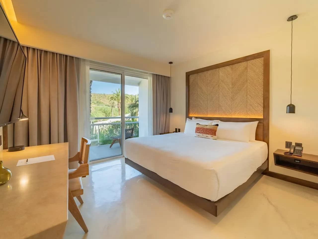 1 King Standard Garden View - image 1 King Standard Garden View - image