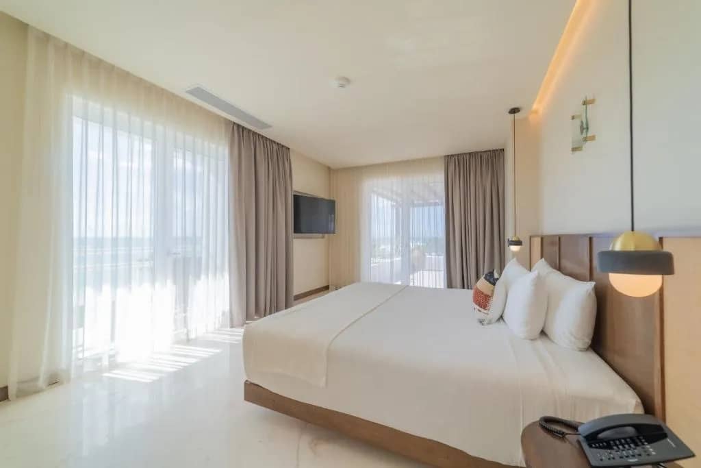 1 Bedroom Suite 1 King Sea View Sofa Bed - image 1 Bedroom Suite 1 King Sea View Sofa Bed - image