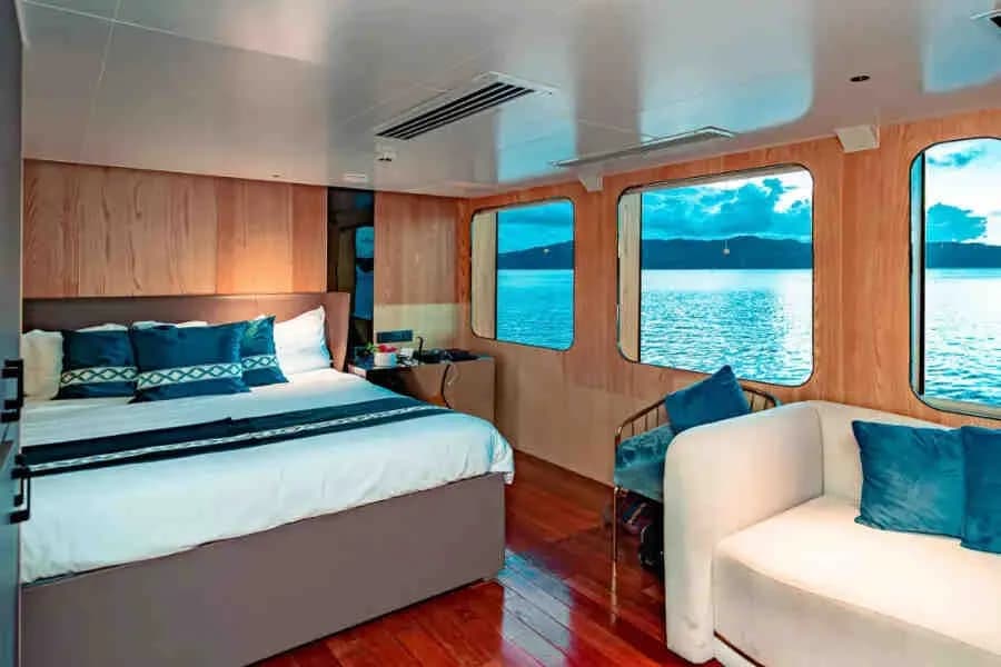 Master Seaview Cabin - image Master Seaview Cabin - image