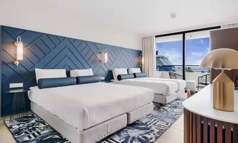 Oceanview-1 King and 2 Single Beds Guest Room - image Oceanview-1 King and 2 Single Beds Guest Room - image