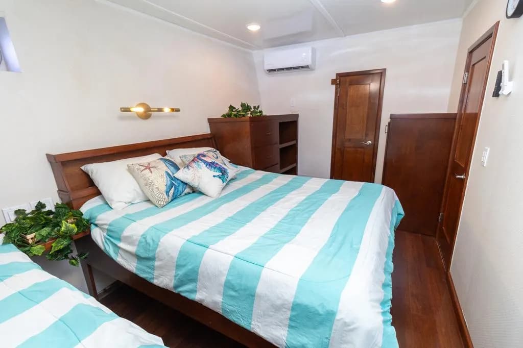 Standard Lower Deck - image Standard Lower Deck - image