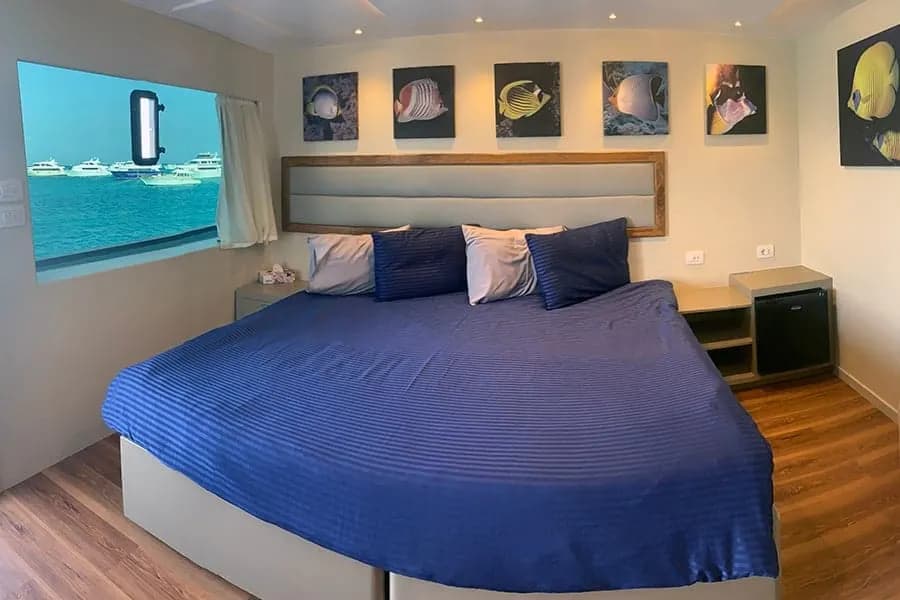 King Suite Main Deck - image King Suite Main Deck - image