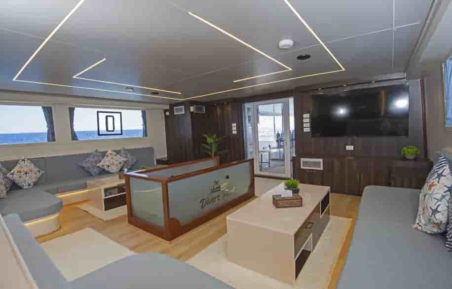 Thumbnail 4 Thumbnail 4