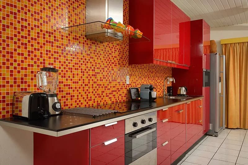 Well-equipped kitchen Well-equipped kitchen