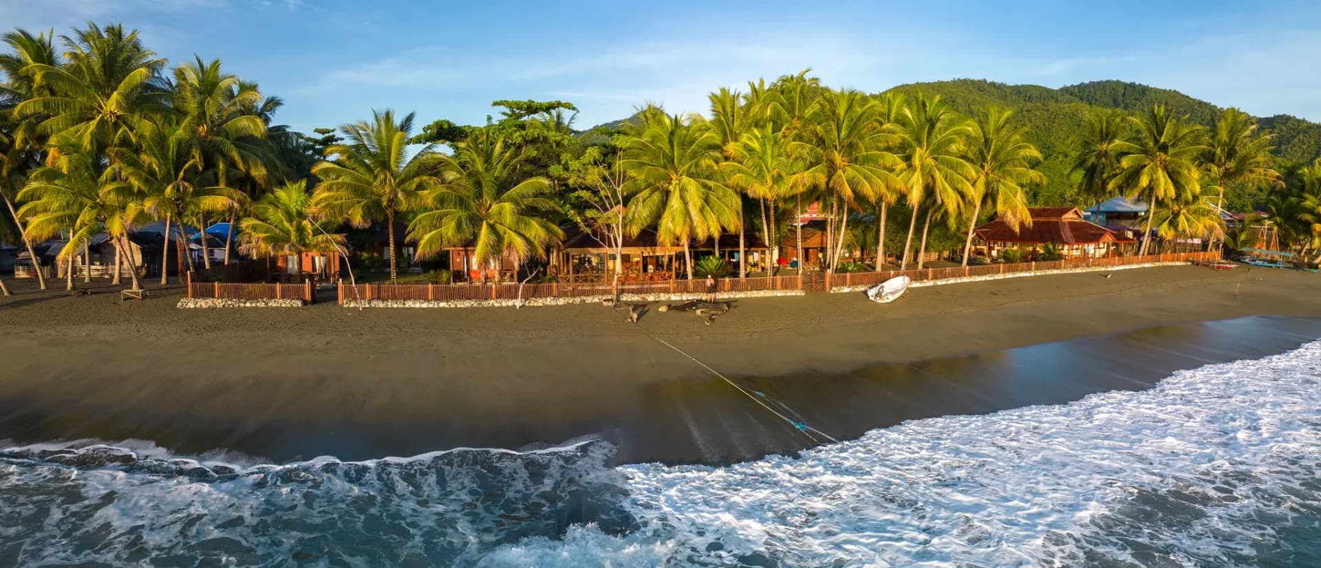 Tompotika Dive Lodge Tompotika Dive Lodge