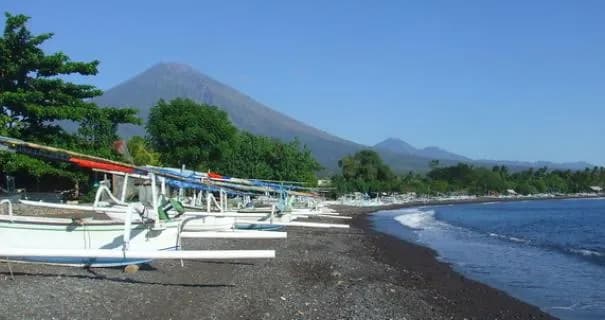 Hotel-Uyah-Amed-Mt-Agung-view.jpg Hotel-Uyah-Amed-Mt-Agung-view.jpg