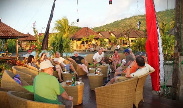 Hotel-Uyah-Amed-beach-lounge.jpg Hotel-Uyah-Amed-beach-lounge.jpg