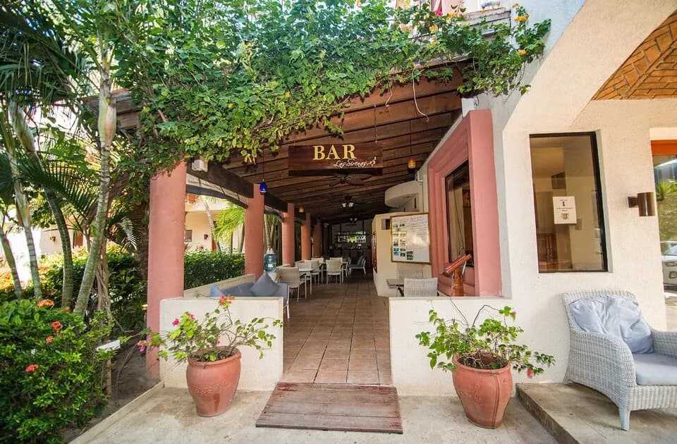 The bar at Las Sirenas by Mayan Princess Roatan The bar at Las Sirenas by Mayan Princess Roatan