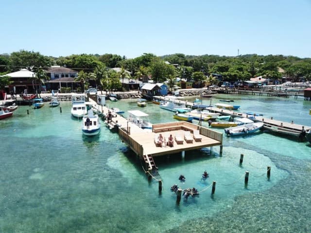 Splash Inn Dive Resort Roatan Splash Inn Dive Resort Roatan