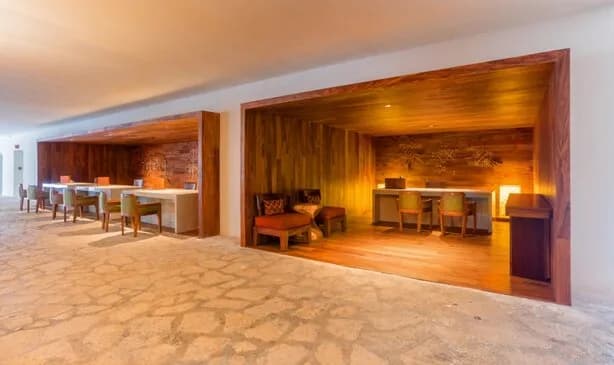 Front desk at Presidente Intercontinental Resort & Spa in Cozumel, Mexico. Front desk at Presidente Intercontinental Resort & Spa in Cozumel, Mexico.