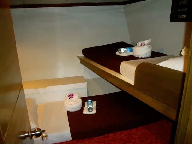 Budget Cabins - image Budget Cabins - image