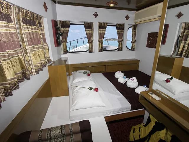 Master Cabins - image Master Cabins - image