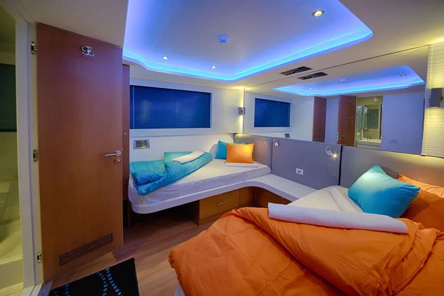 Double Cabin - image Double Cabin - image