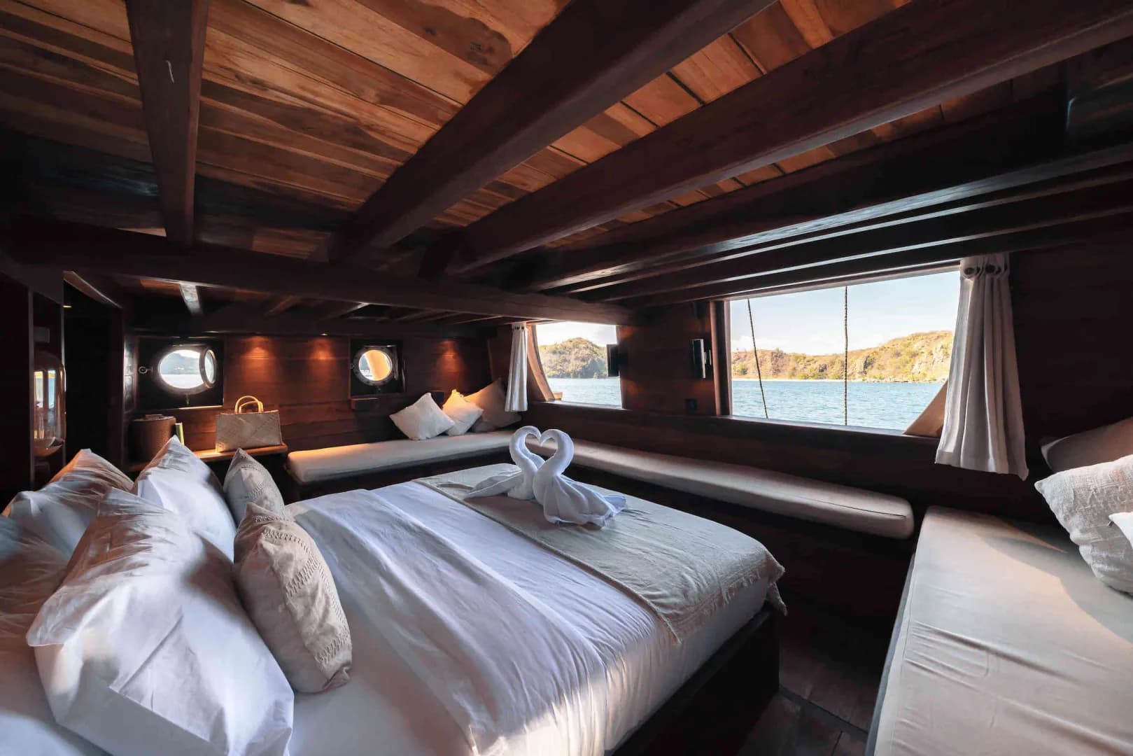 Master Cabin - image Master Cabin - image