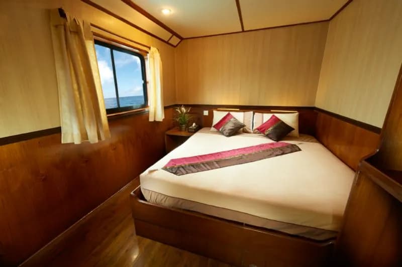 En-suite Cabins - image En-suite Cabins - image