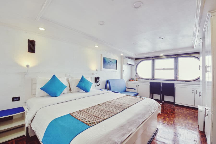 Deluxe Upper Deck - image Deluxe Upper Deck - image