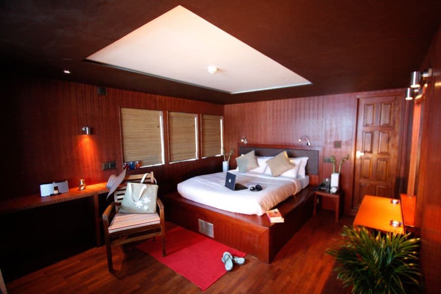 Premium Upper Deck - image Premium Upper Deck - image