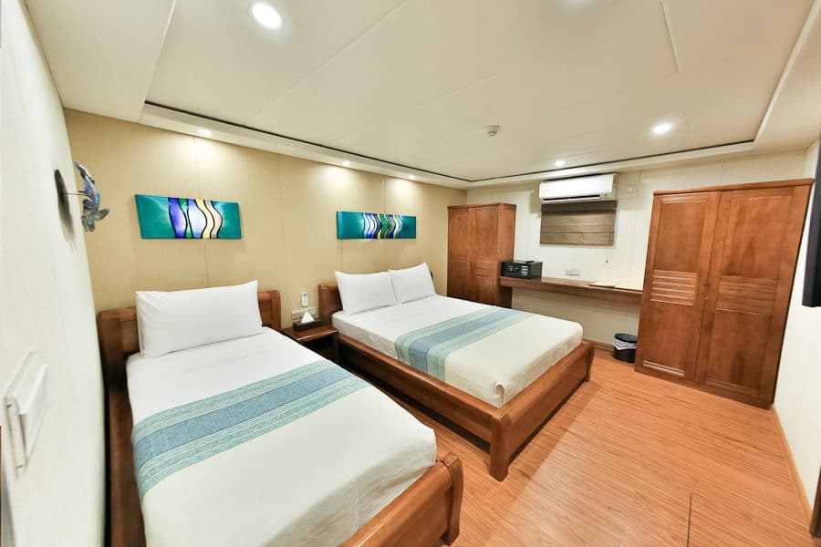 Standard Twin Lower Deck - image Standard Twin Lower Deck - image