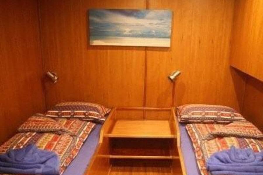 Explorer Lower Deck - image Explorer Lower Deck - image