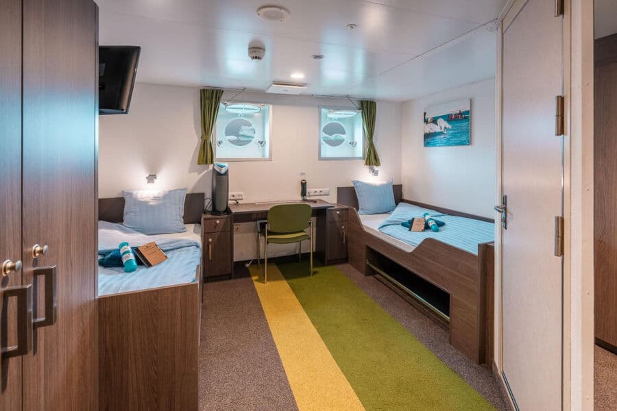 Twin Porthole - image Twin Porthole - image