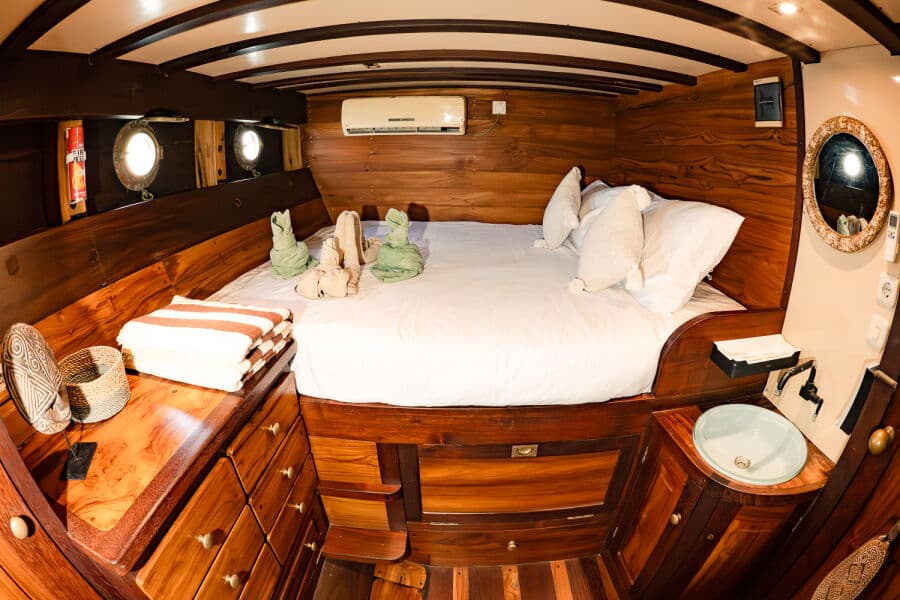 Double Lower Deck - image Double Lower Deck - image