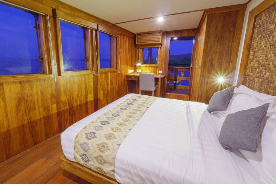 Double Upper Deck - image Double Upper Deck - image