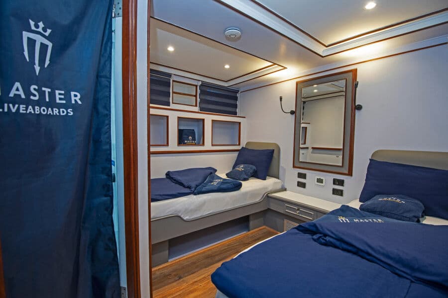 Classic Twin Lower Deck - image Classic Twin Lower Deck - image