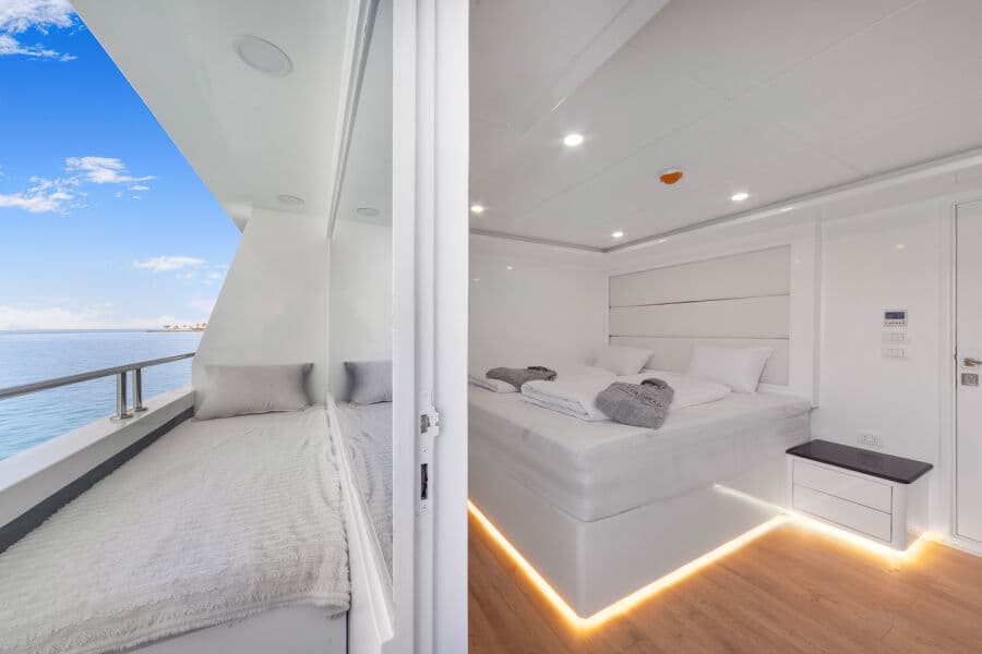 Suite C - King Size Bed, Not shareable Upper Deck - image Suite C - King Size Bed, Not shareable Upper Deck - image