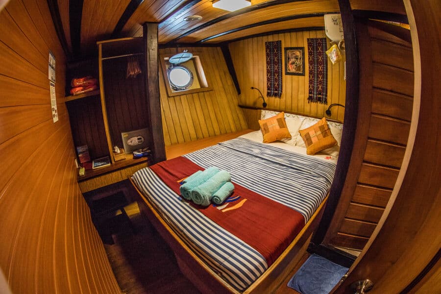 Double Bed (105 - 106) Lower Deck - image Double Bed (105 - 106) Lower Deck - image