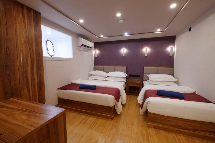 Twin Lower Deck - image Twin Lower Deck - image