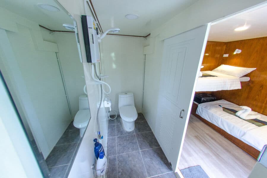 Deluxe Main Deck - image Deluxe Main Deck - image