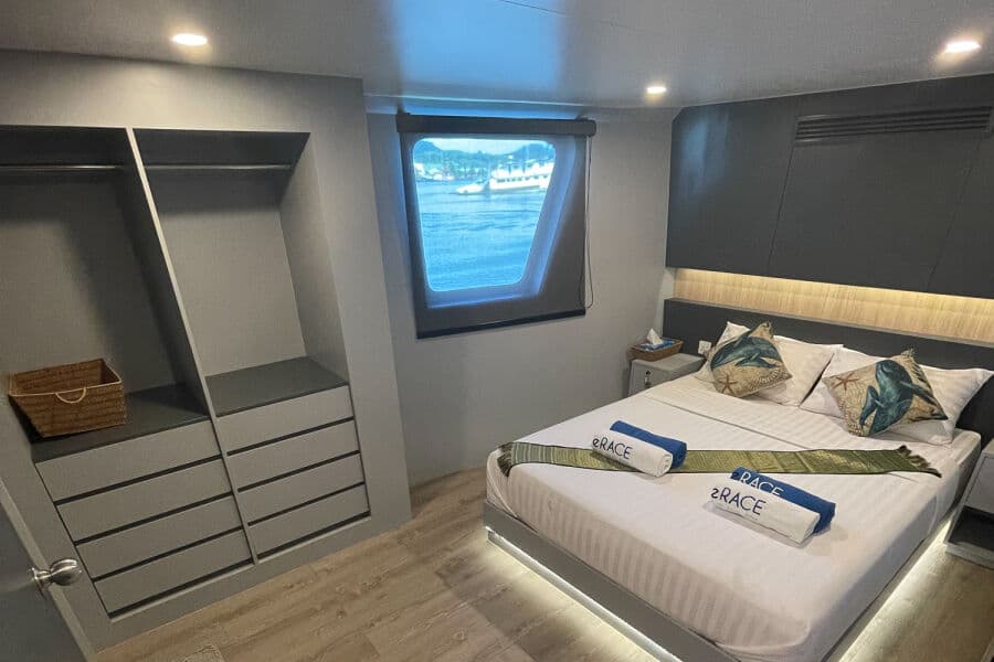 Double Bed - Cabin 1 - 4 Main Deck - image Double Bed - Cabin 1 - 4 Main Deck - image