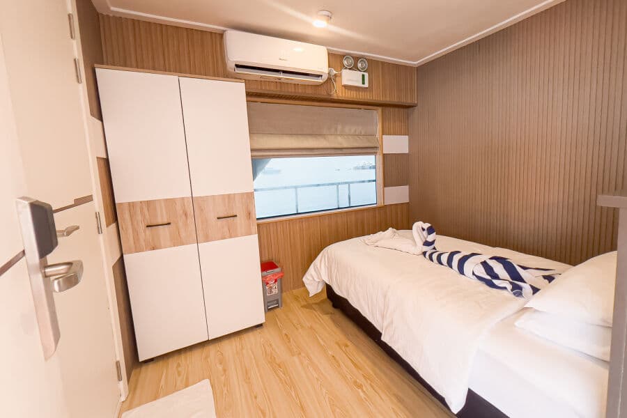 Premium Single Upper Deck - image Premium Single Upper Deck - image