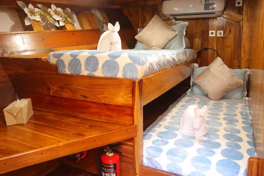 Standard Twin Lower Deck - image Standard Twin Lower Deck - image