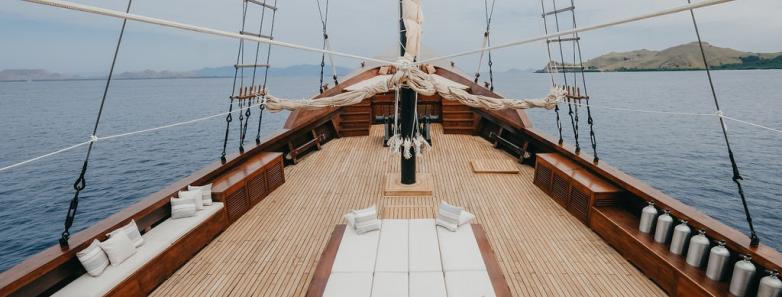 The main deck with tanks neatly lined up on the side