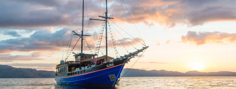 ILIKE Liveaboard with a beautiful sunset in the background