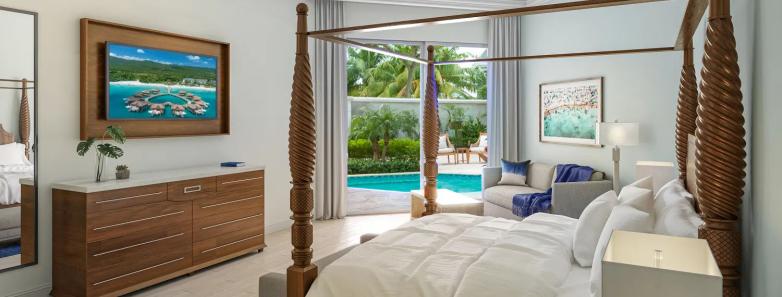 Spacious bedroom with pool right outside