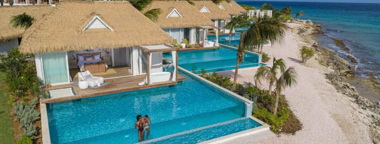 Seaside Bungalow with private pool